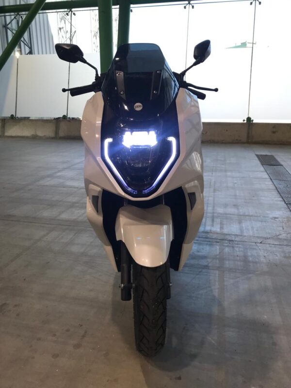 Arena VT3 moto electrica ciclomotor bateria NQi ‎UQi  ‎MQi  ‎MQi+ pusa puma niu ecomobility green world nuuk silence