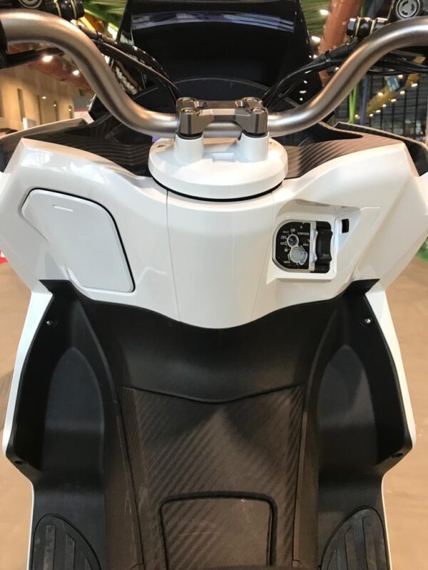 Arena VT3 moto electrica ciclomotor bateria NQi ‎UQi  ‎MQi  ‎MQi+ pusa puma niu ecomobility green world nuuk silence