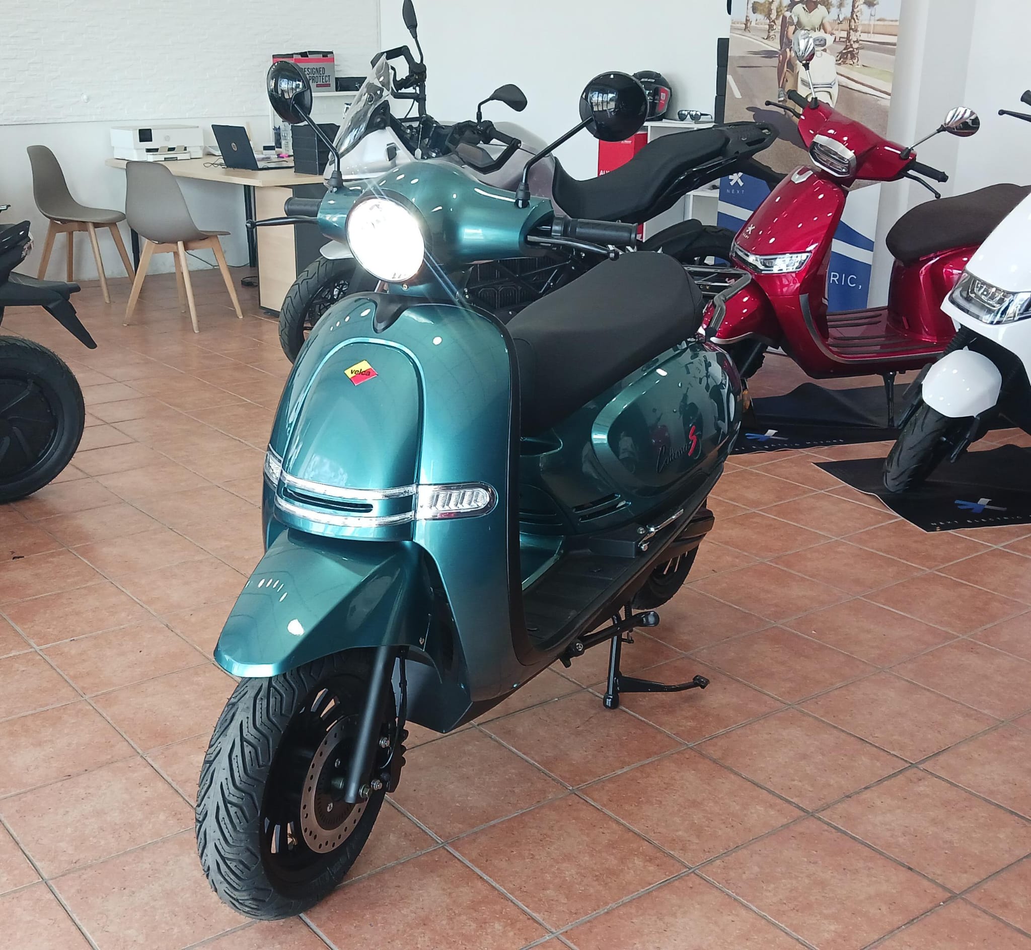 Velca Calima S Motocicletas 125-E moto electrica bateria Velca Calima S moto electrica ciclomotor bateria NQi UQi MQi MQi+ pusa puma niu ecomobility green world nuuk silence
