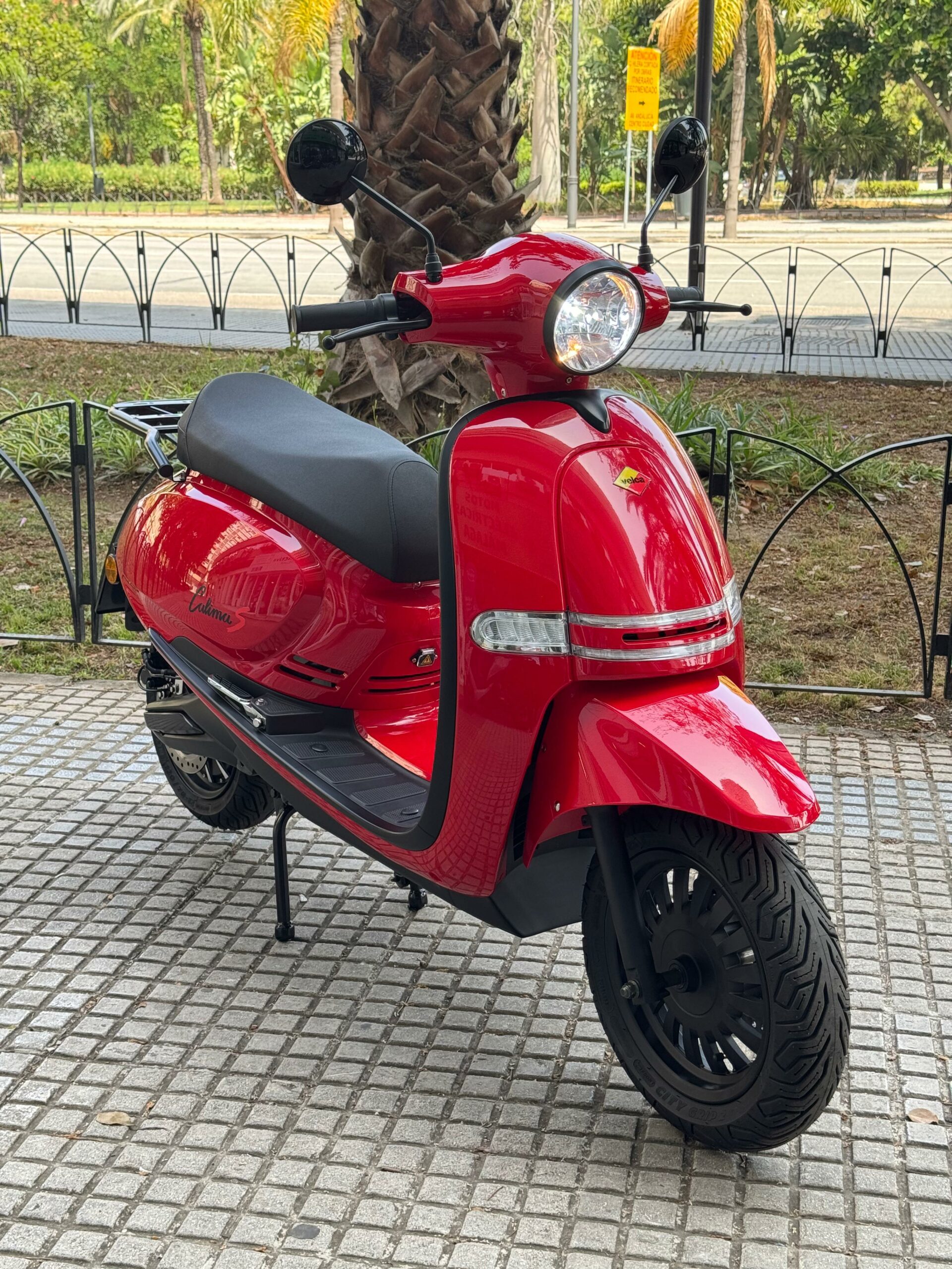Velca Calima S Motocicletas 125-E moto electrica bateria Velca Calima S moto electrica ciclomotor bateria NQi UQi MQi MQi+ pusa puma niu ecomobility green world nuuk silence