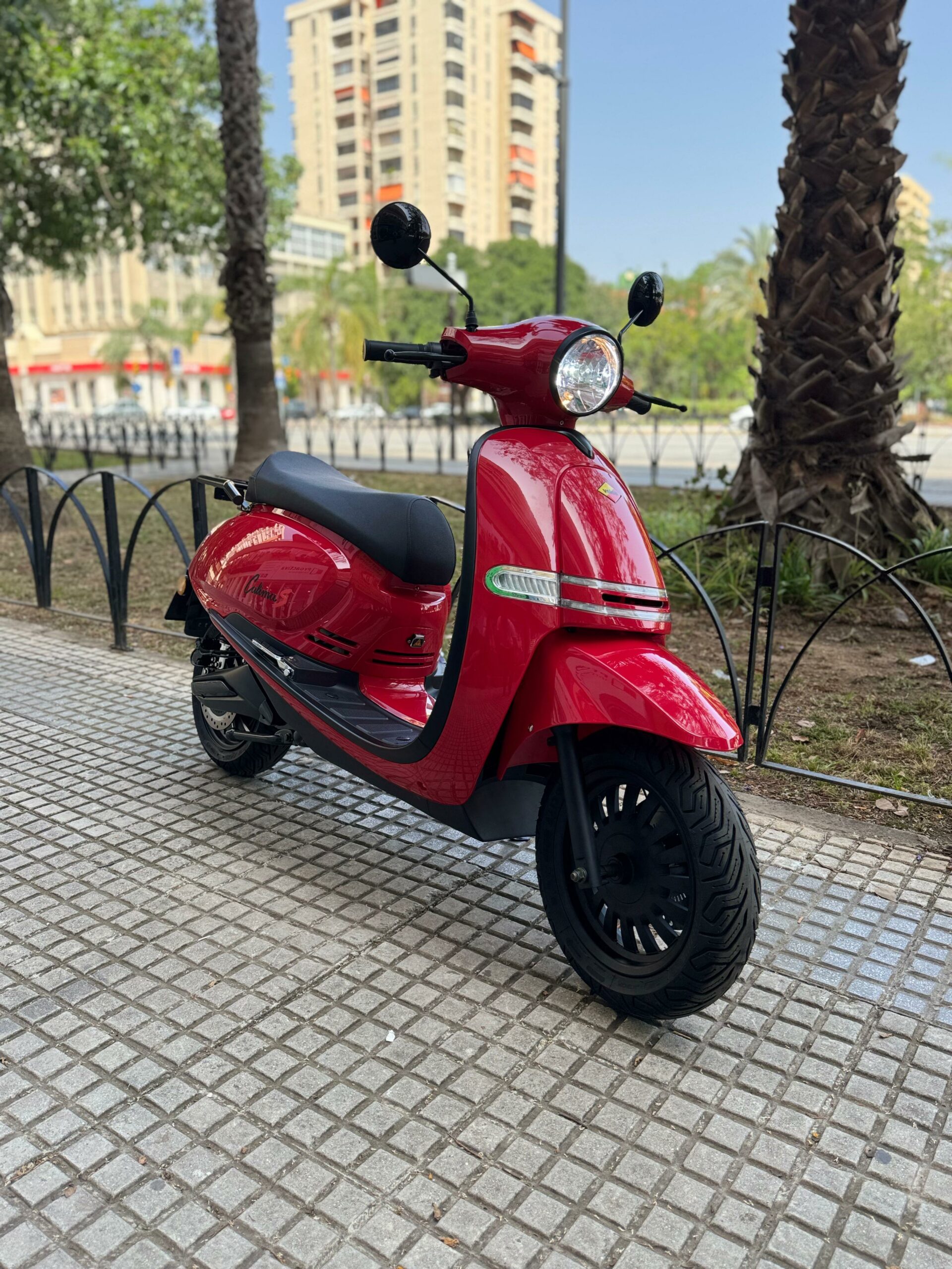 Velca Calima S Motocicletas 125-E moto electrica bateria Velca Calima S moto electrica ciclomotor bateria NQi UQi MQi MQi+ pusa puma niu ecomobility green world nuuk silence
