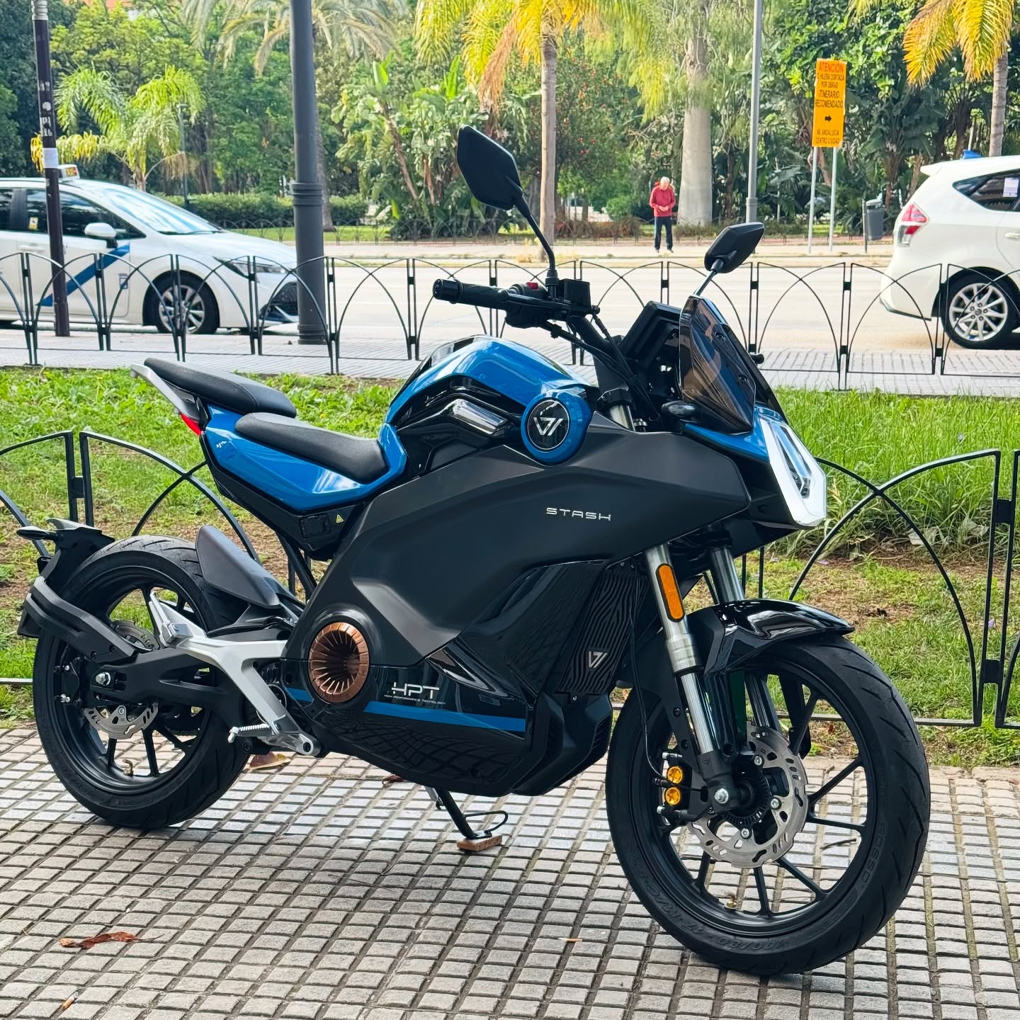 Vmoto Stash Motocicletas 125-E moto electrica bateria Vmoto Stash moto electrica ciclomotor bateria NQi UQi MQi MQi+ pusa puma niu ecomobility green world nuuk silence