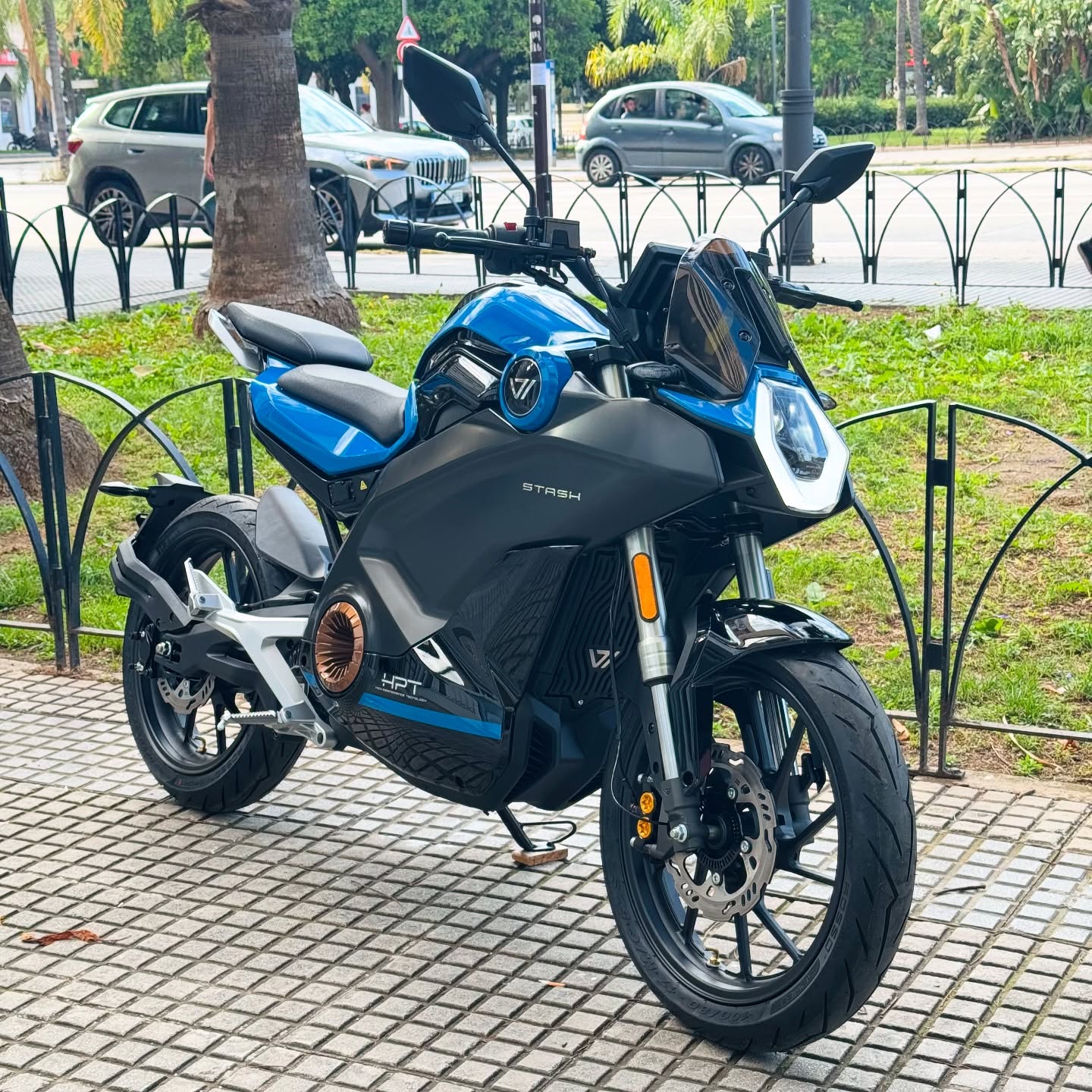 Vmoto Stash Motocicletas 125-E moto electrica bateria Vmoto Stash moto electrica ciclomotor bateria NQi UQi MQi MQi+ pusa puma niu ecomobility green world nuuk silence