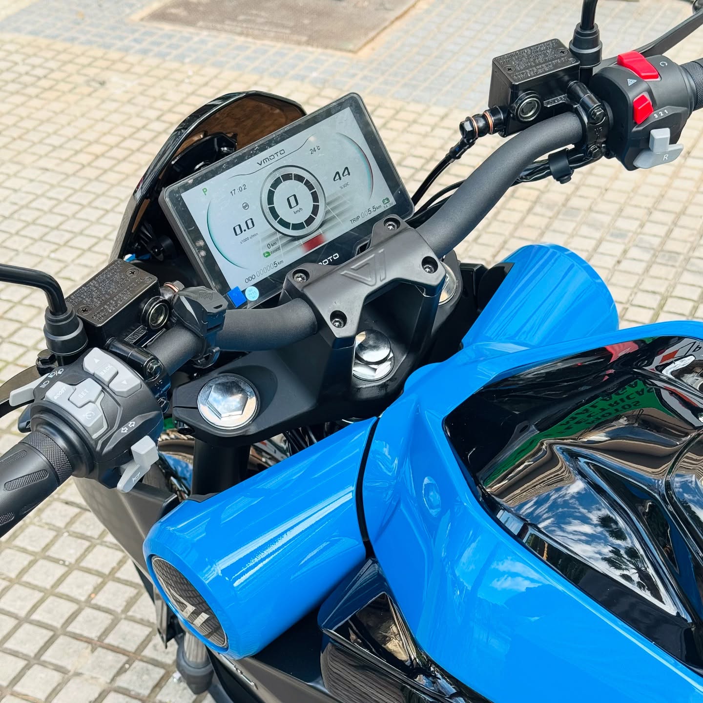 Vmoto Stash Motocicletas 125-E moto electrica bateria Vmoto Stash moto electrica ciclomotor bateria NQi UQi MQi MQi+ pusa puma niu ecomobility green world nuuk silence
