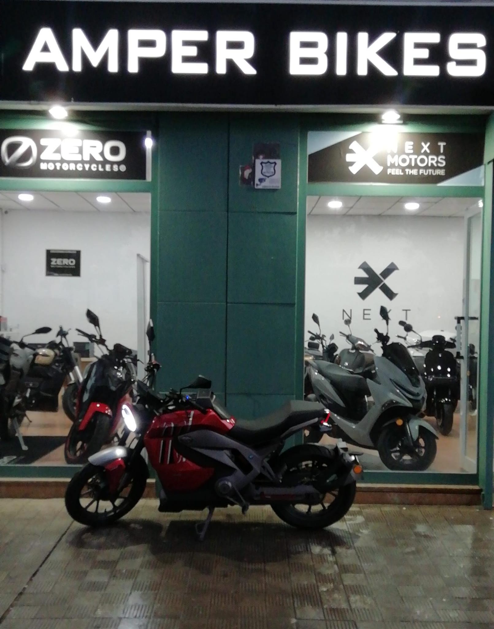 Velca Nude Motocicletas 125-E moto electrica bateria Velca Nude moto electrica ciclomotor bateria NQi UQi MQi MQi+ pusa puma niu ecomobility green world nuuk silence